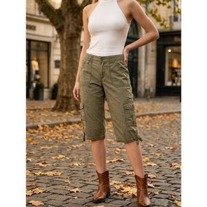 🔹️St. John's Bay Olive Crop Cargo Pants